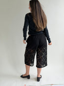 LACE CAPRI black