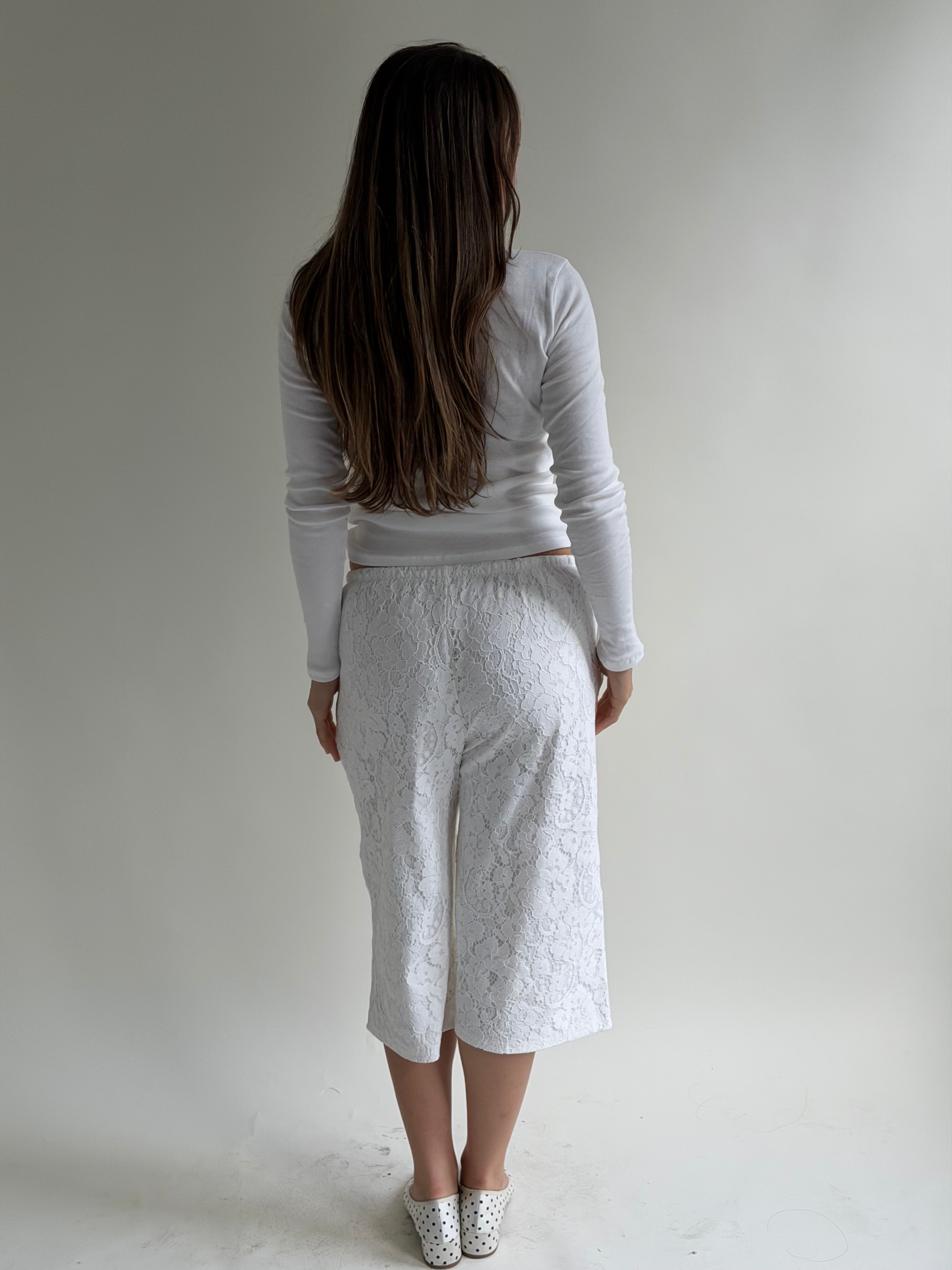 LACE CAPRI white